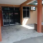 Brown Homestay Teluk Kemang Port Dickson