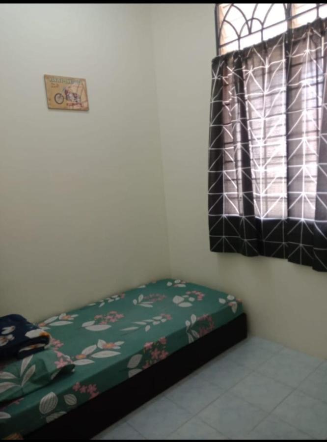 Rumah percutian Brown Teluk Kemang